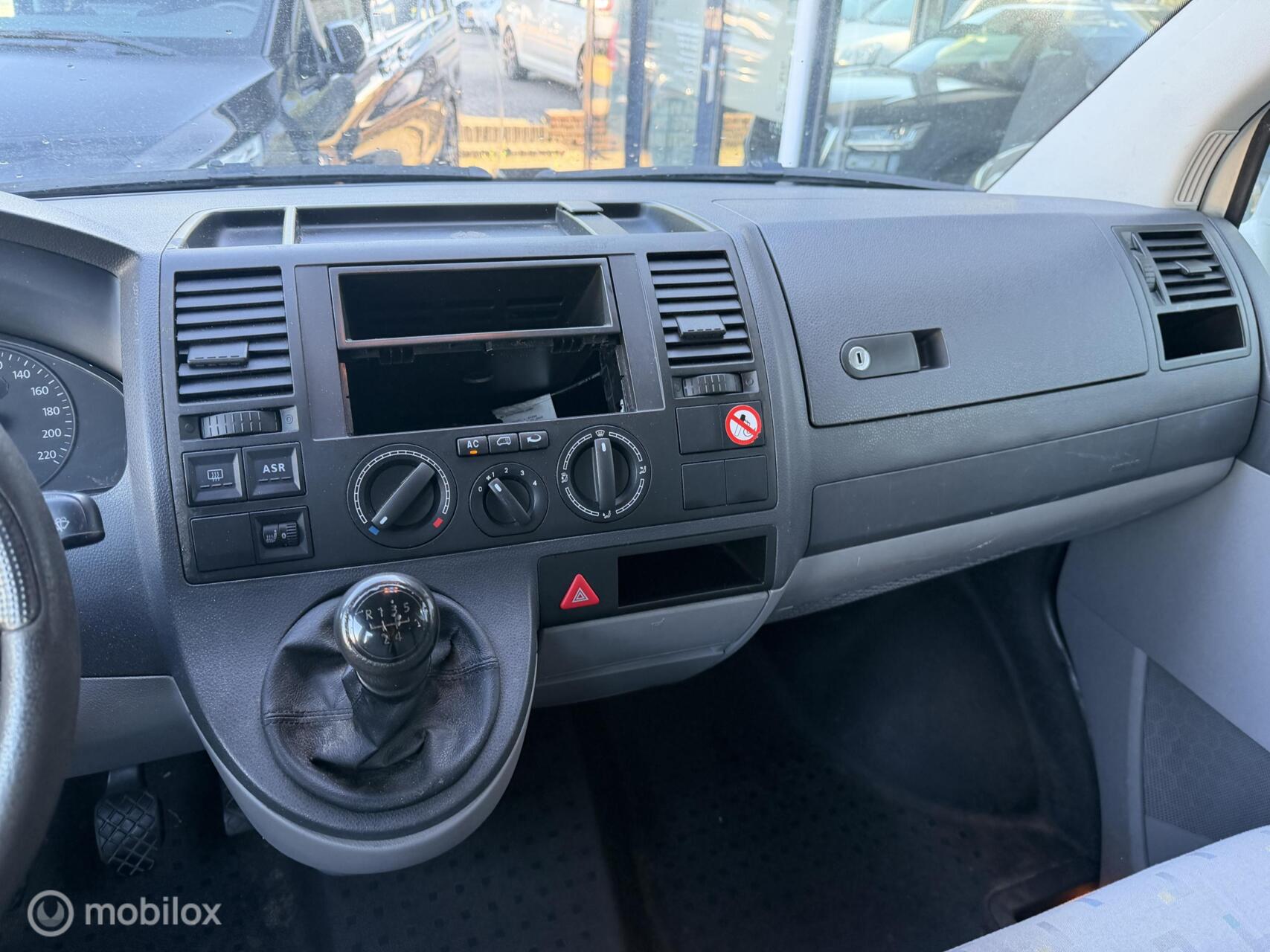 Foto van Volkswagen Caravelle