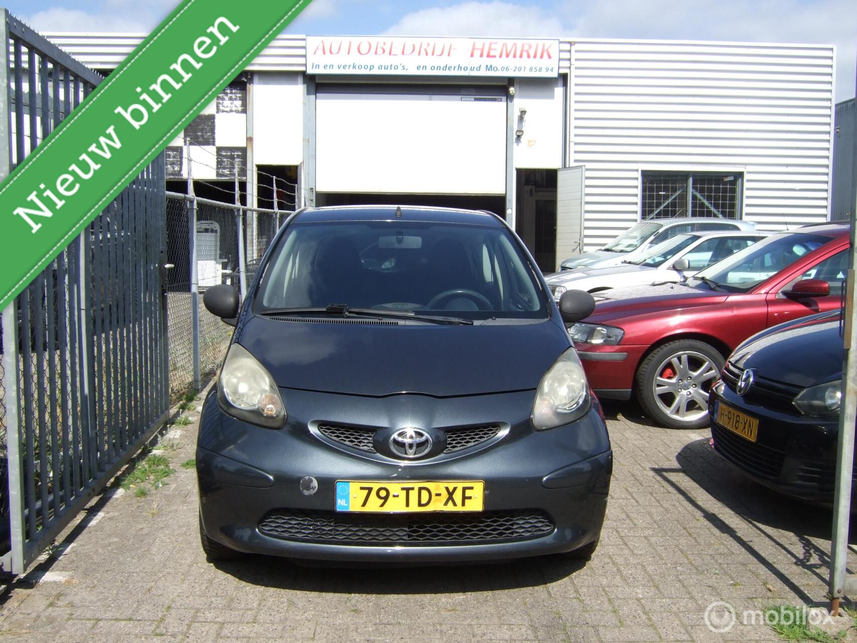 Toyota Toyota Aygo 1.0-12V DYNAMIC 2006 - voorkant