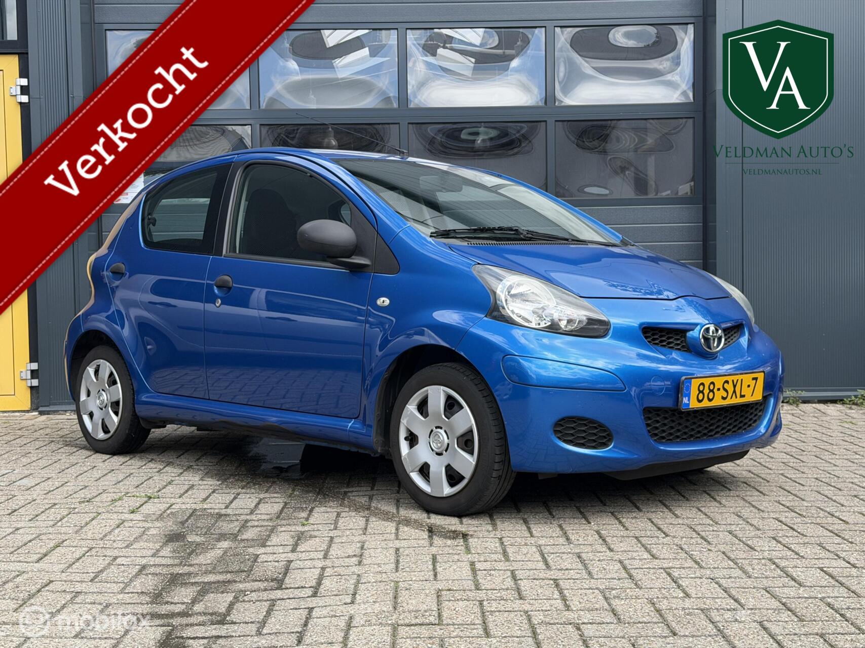 Toyota Toyota Aygo 1.0-12V Cool | Apple Carplay | navigatie | 2012 - voorkant