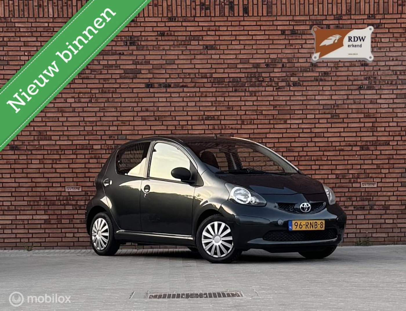 Toyota Toyota Aygo 1.0-12V Now, New APK, Airco,Elektr. Pakket 2011 - voorkant