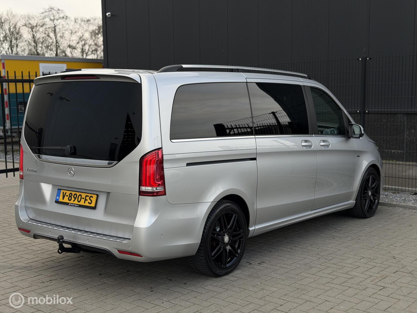 Foto van Mercedes-Benz V-klasse