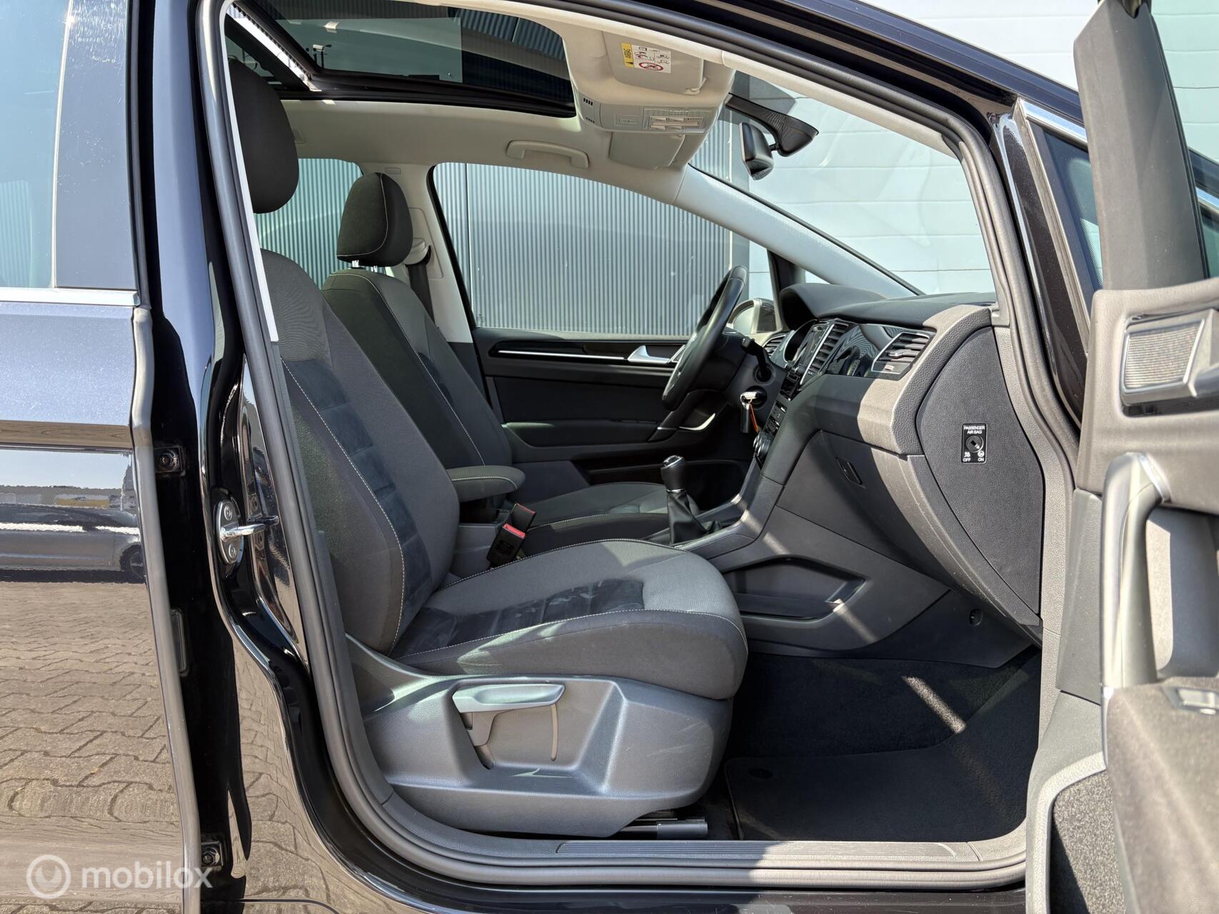 Foto van Volkswagen Golf Sportsvan