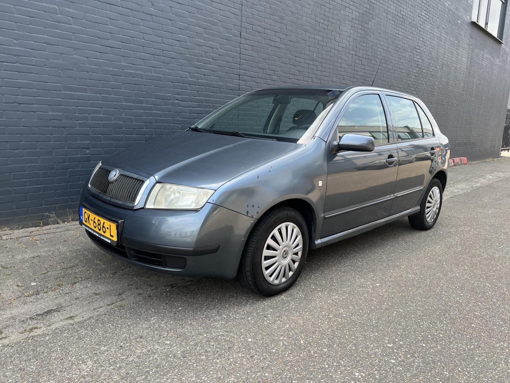 Skoda Fabia 1.4-16V AIRCO-NIEUW APK 2004 - voorkant