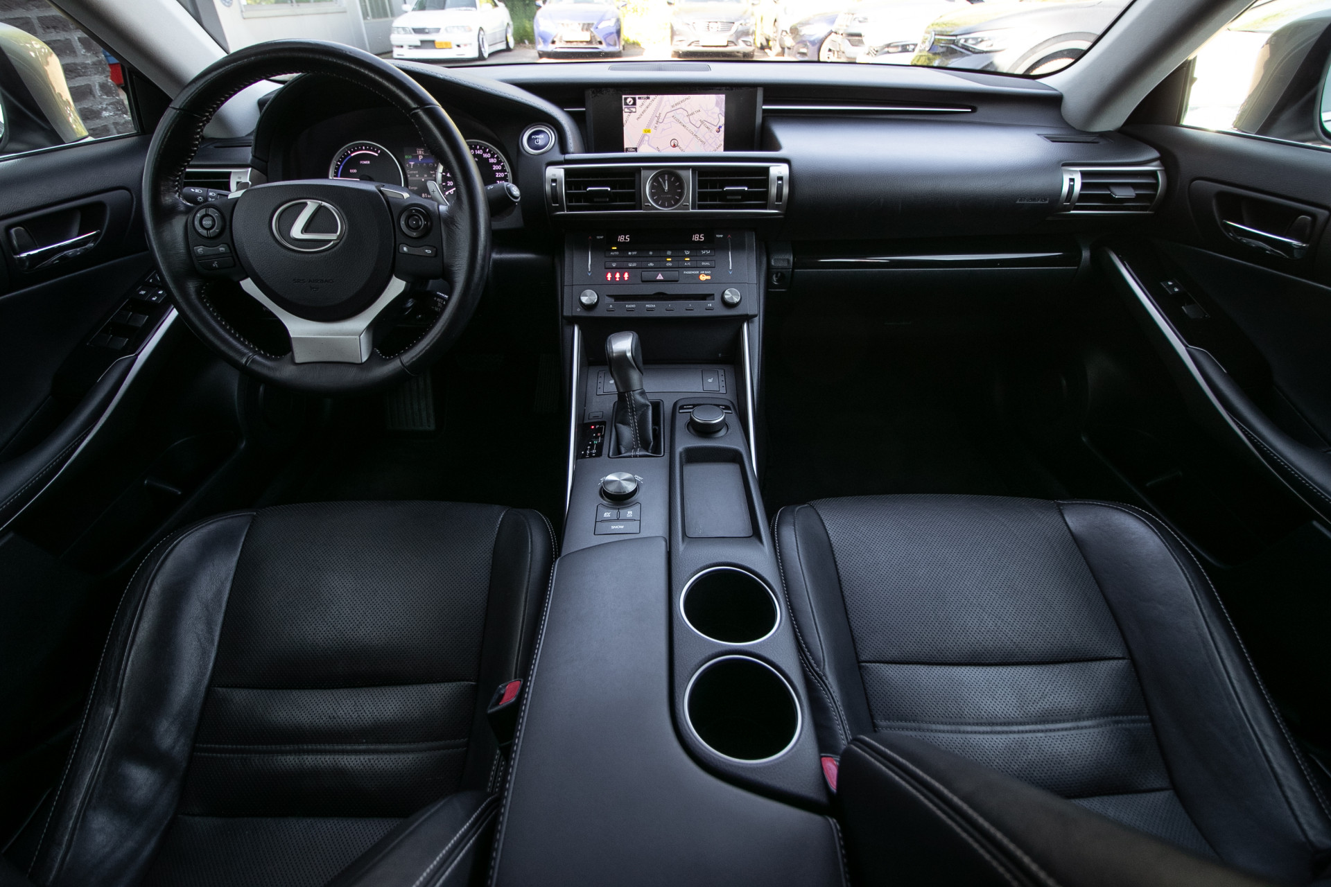 Foto van Lexus Lexus Is300h