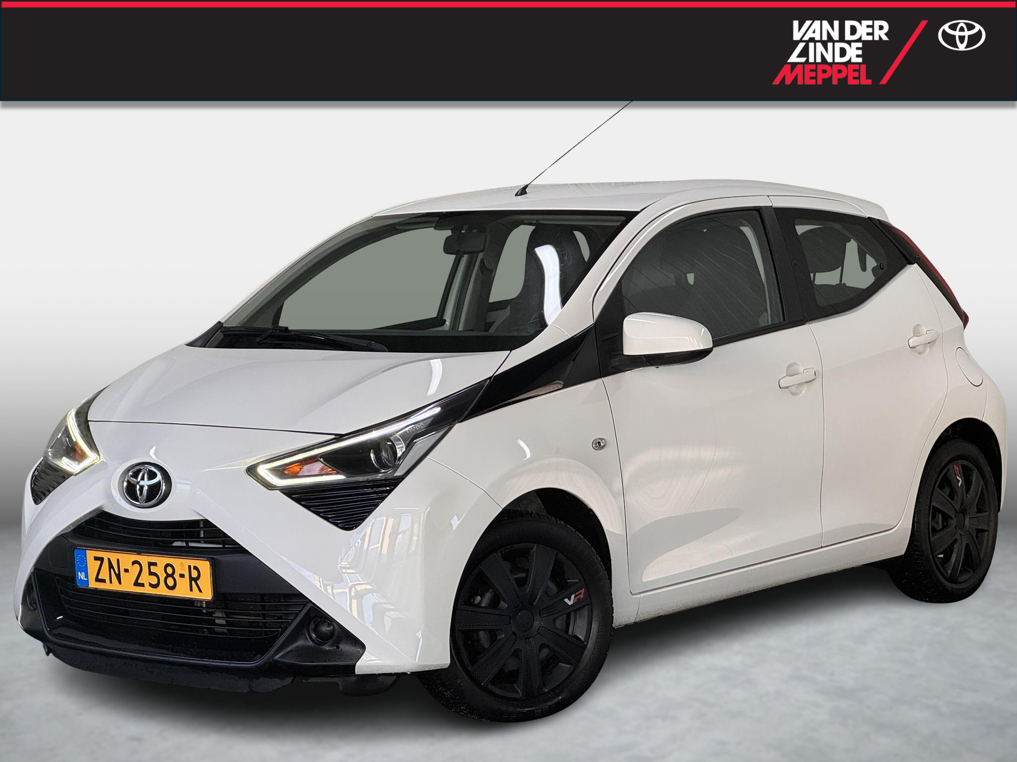 Toyota Aygo 1.0 VVT-i X-Play NL Camera Airco 2019 - voorkant