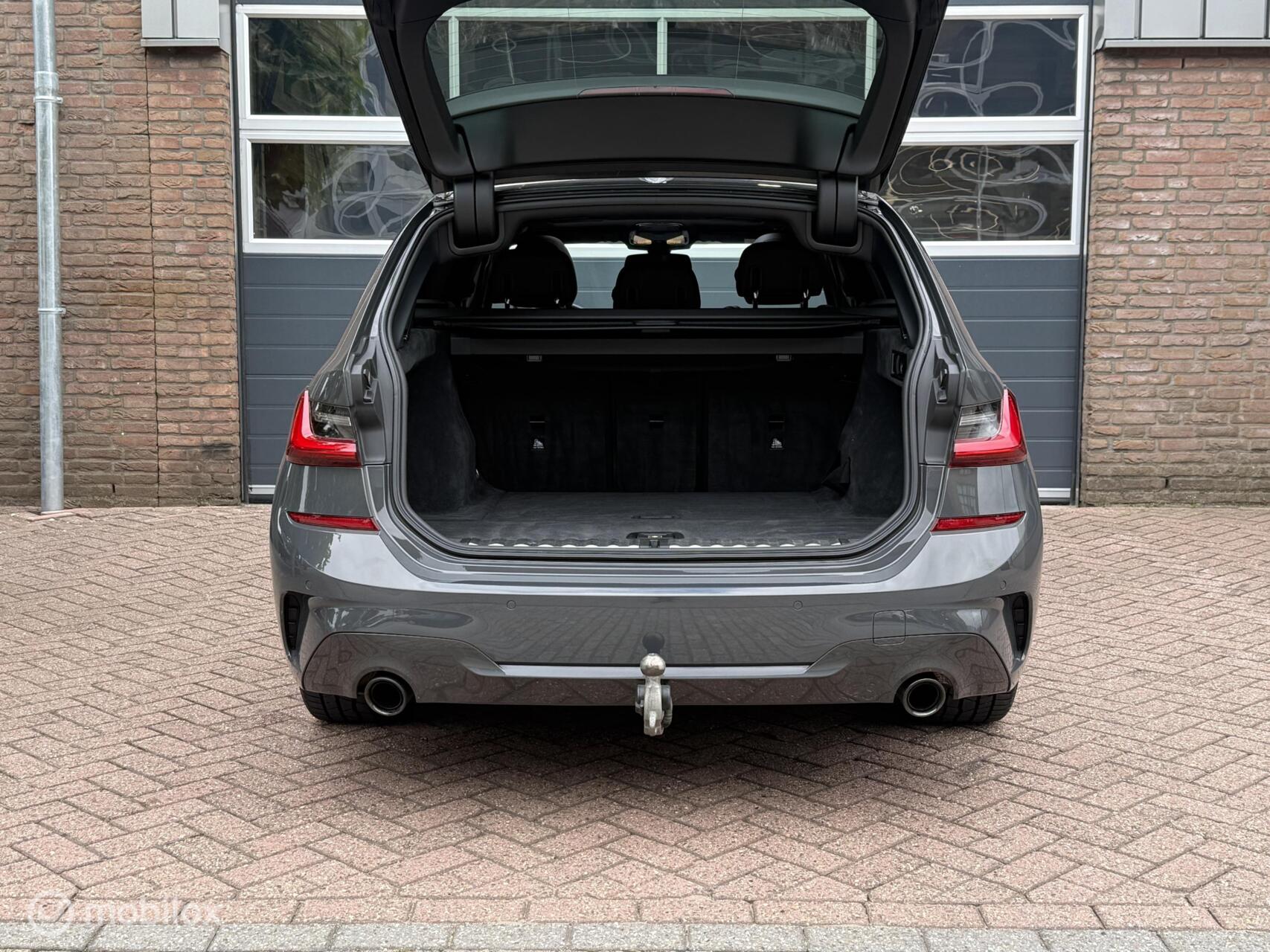 Foto van BMW 330i