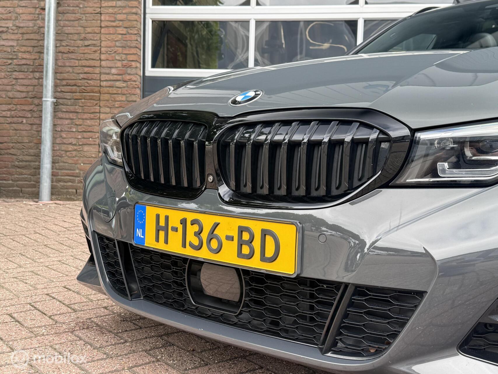 Foto van BMW 330i