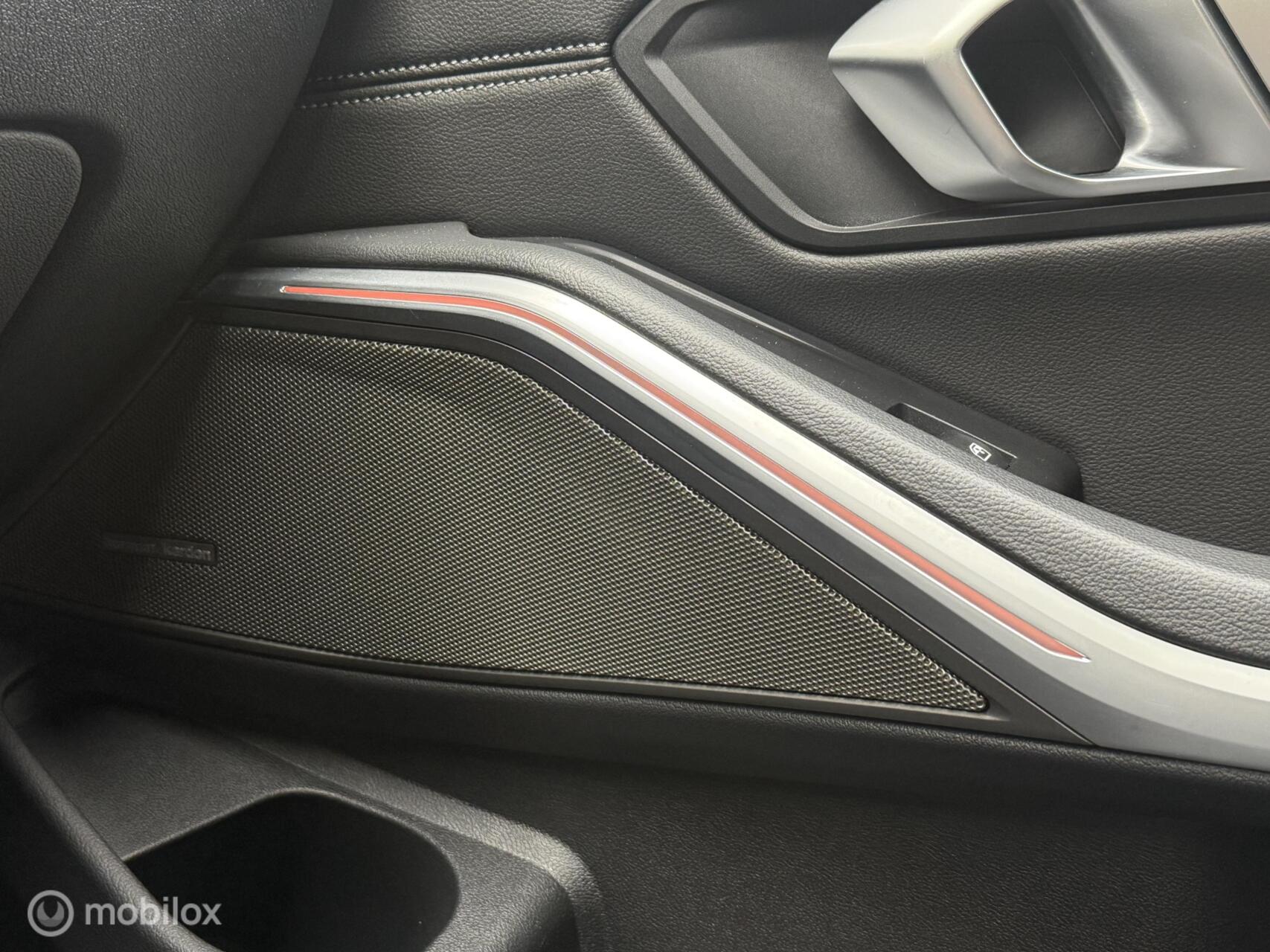 Foto van BMW 330i