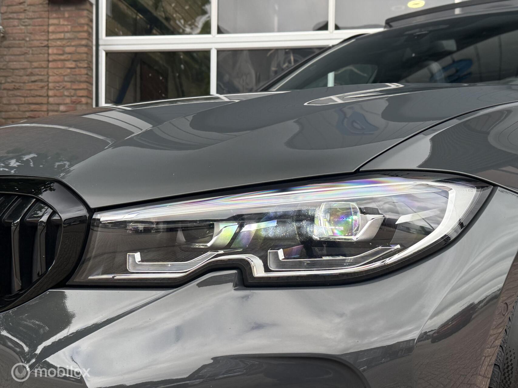 Foto van BMW 330i