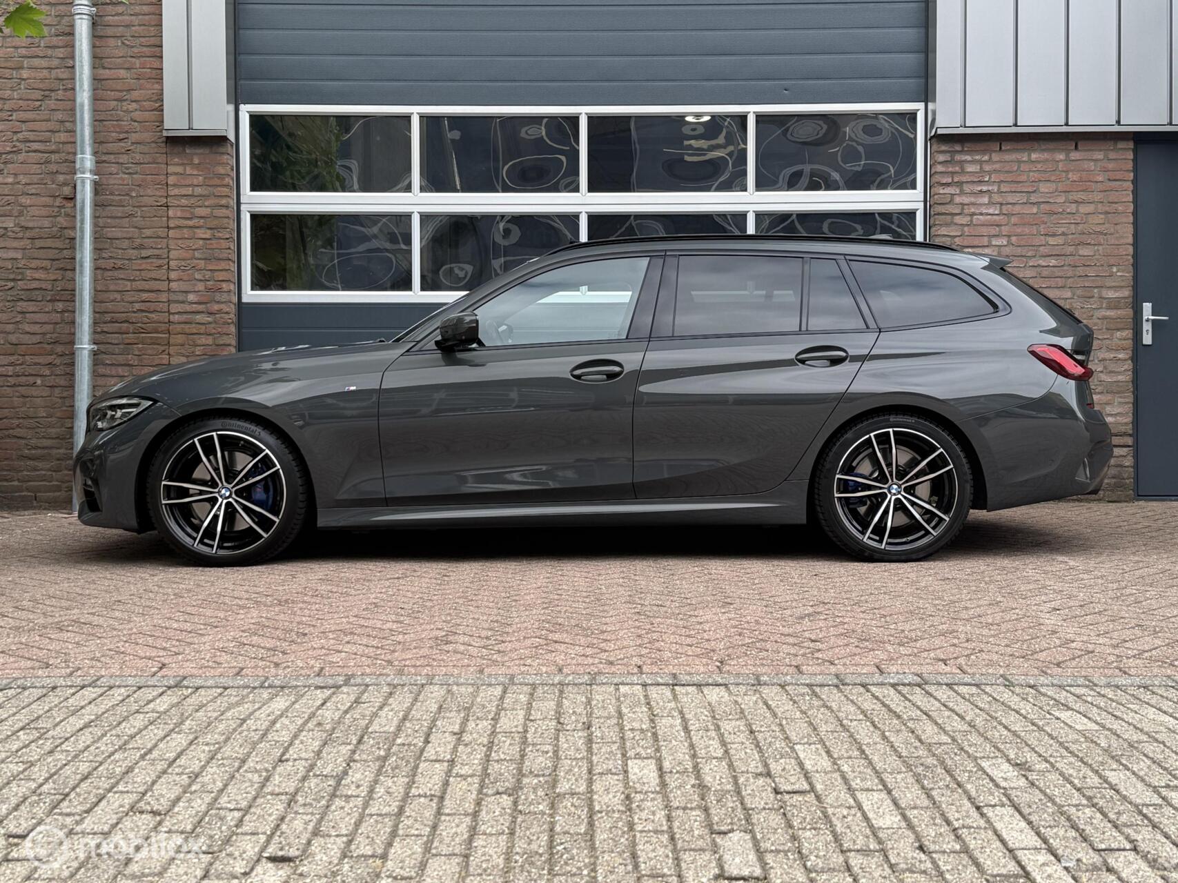 Foto van BMW 330i