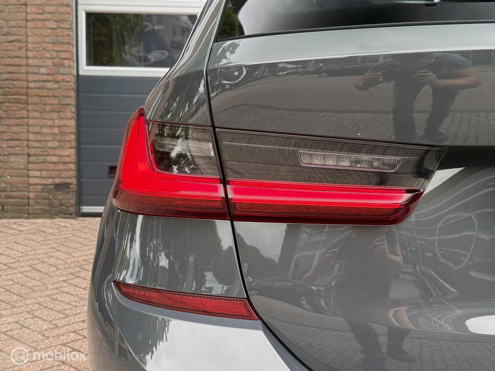 Foto van BMW 330i