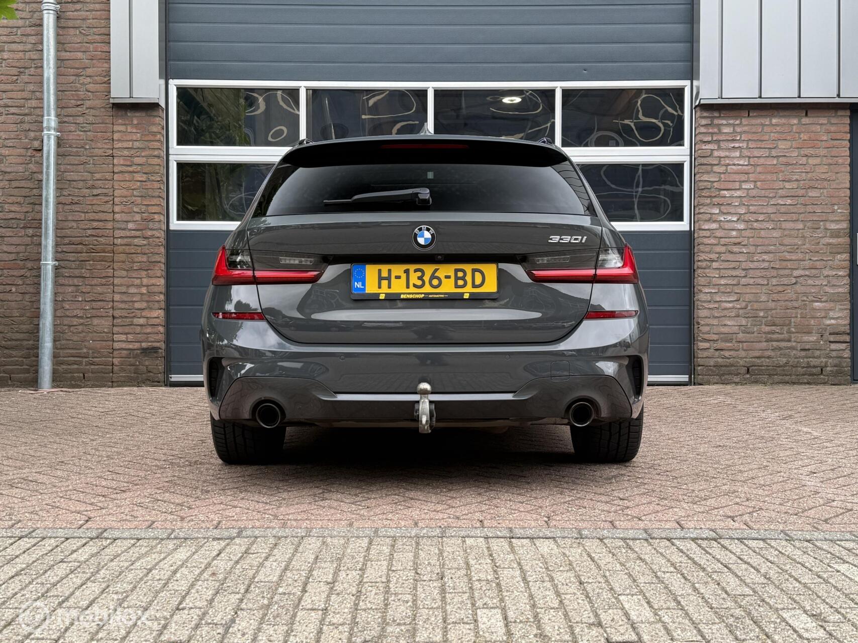 Foto van BMW 330i