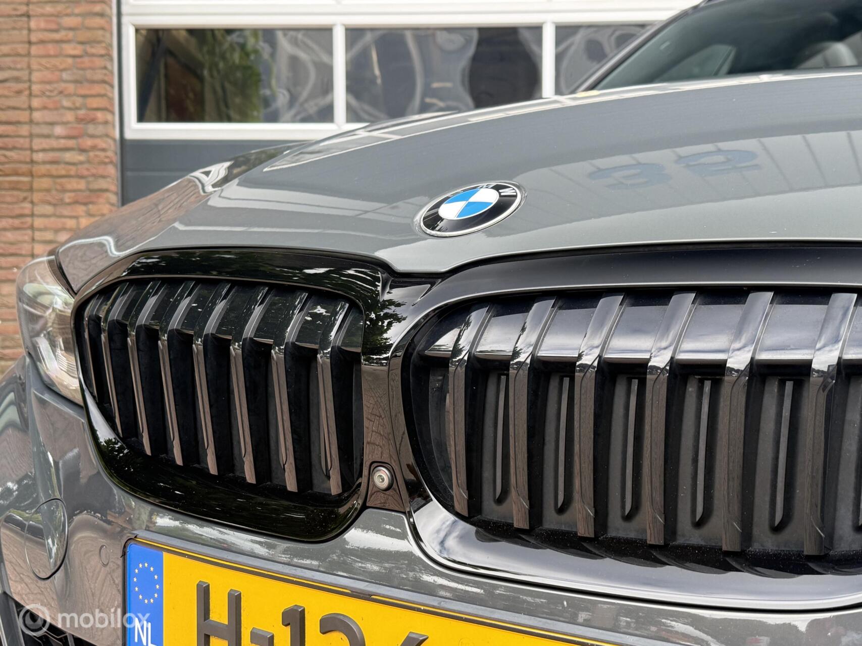 Foto van BMW 330i