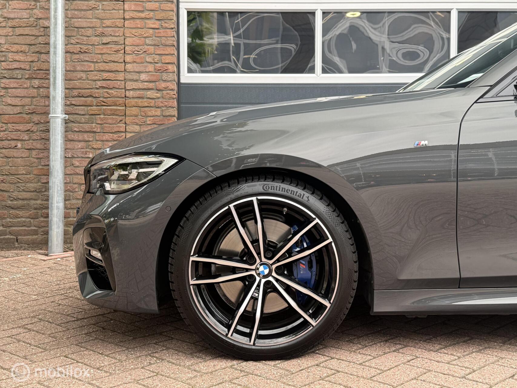 Foto van BMW 330i