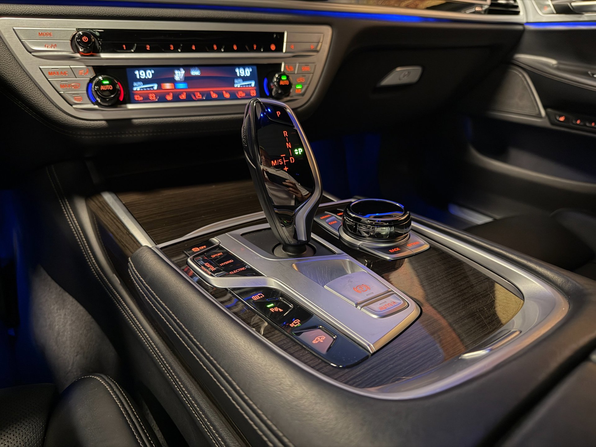 Foto van BMW 745e