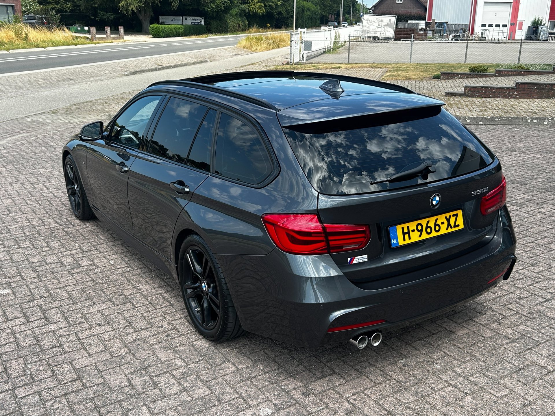 Foto van BMW 330i