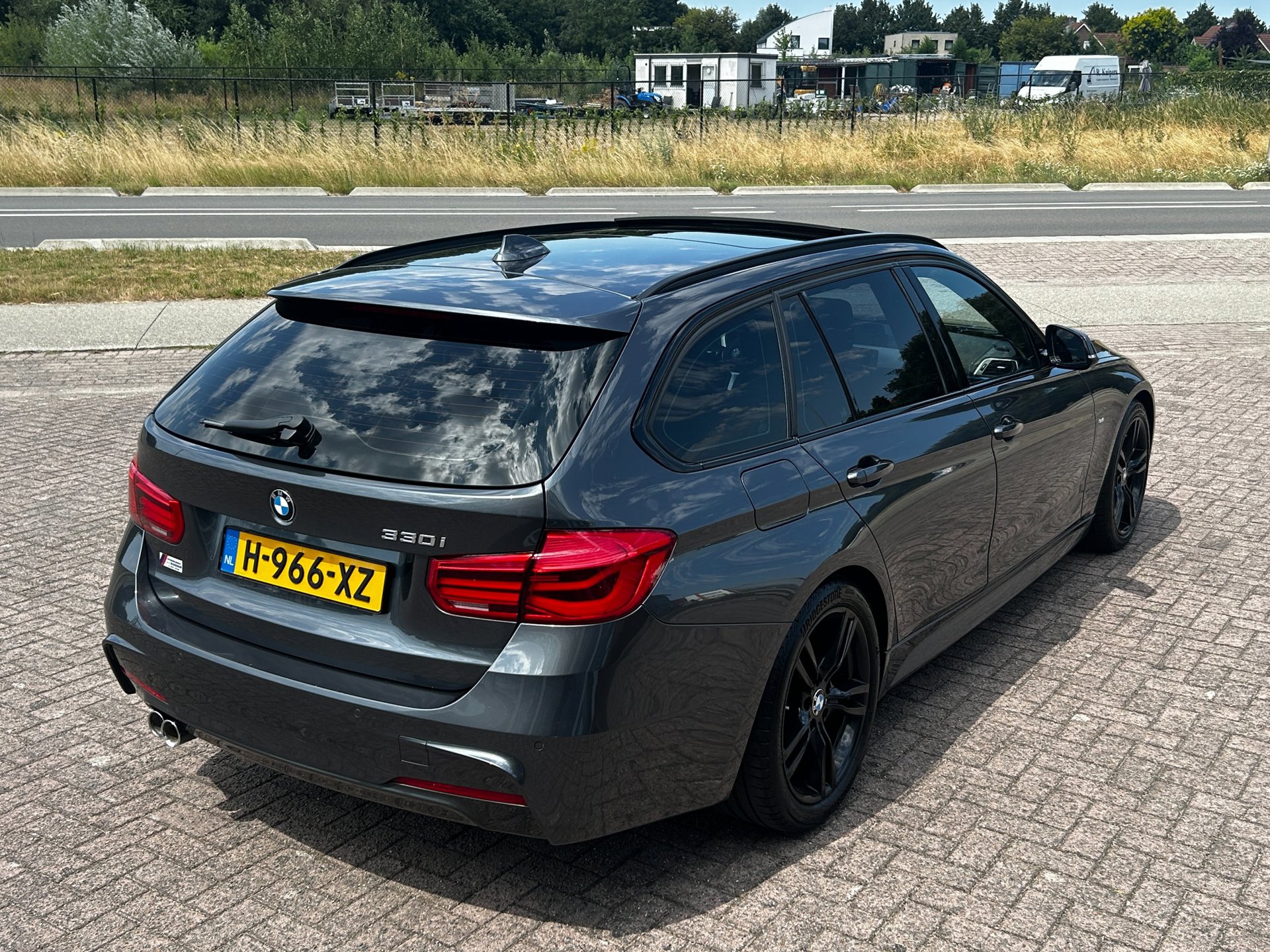 Foto van BMW 330i