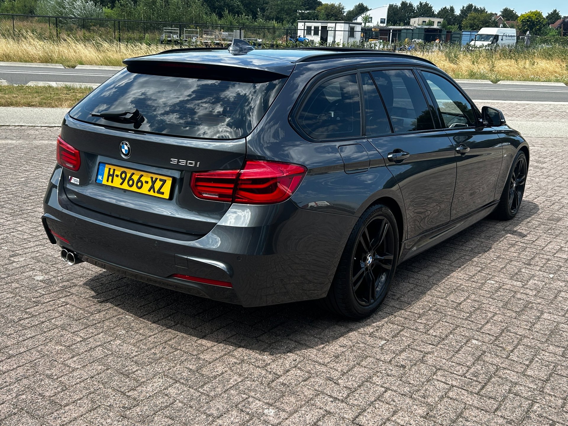 Foto van BMW 330i