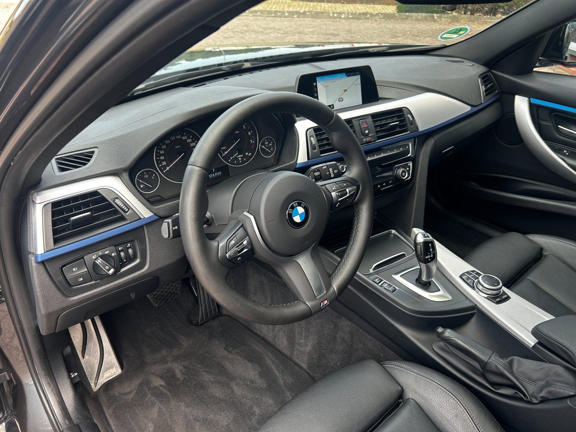 Foto van BMW 330i