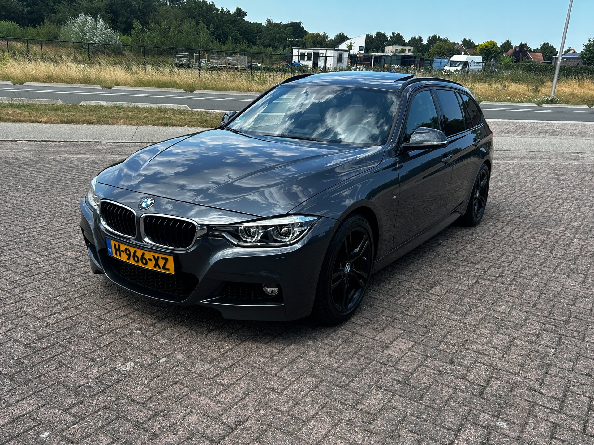 Foto van BMW 330i