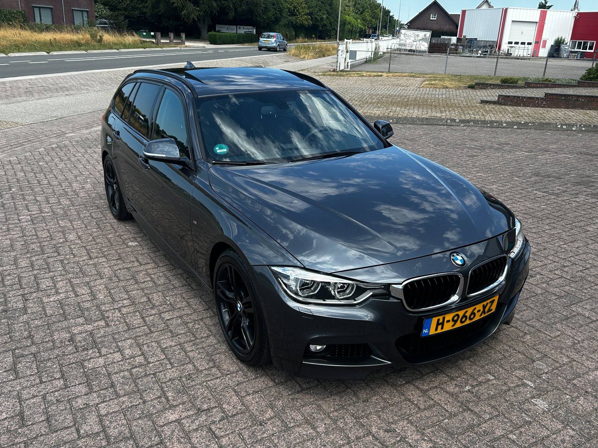 Foto van BMW 330i