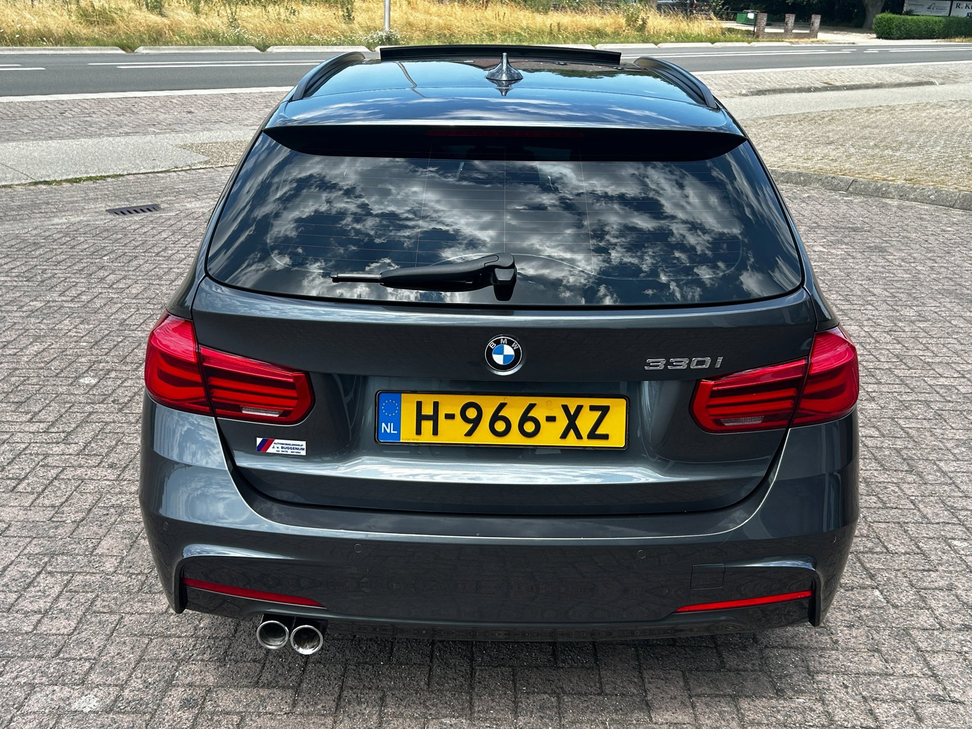 Foto van BMW 330i