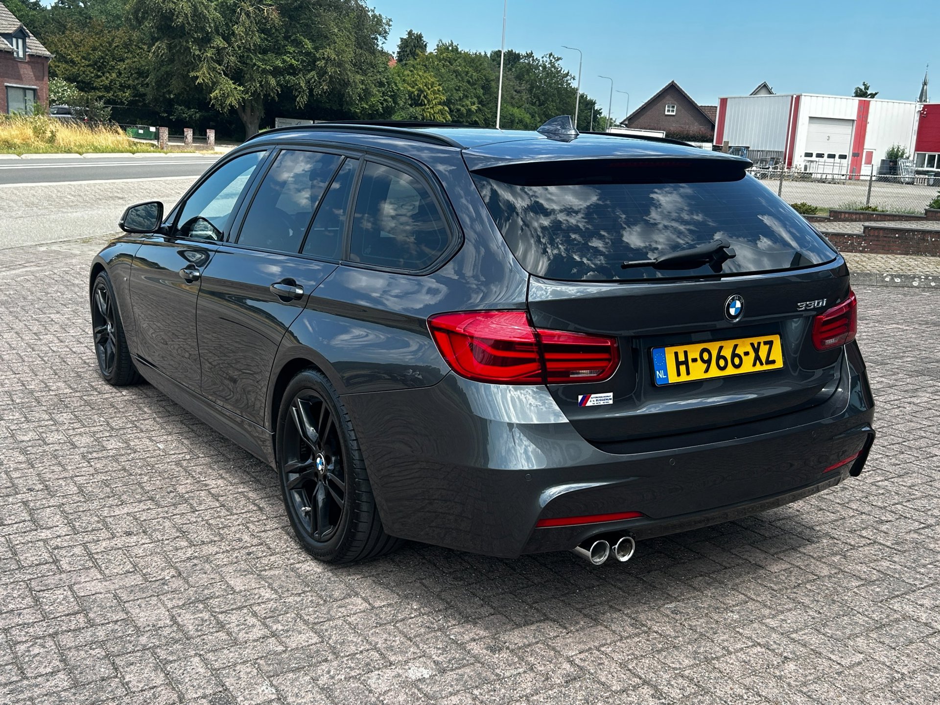 Foto van BMW 330i