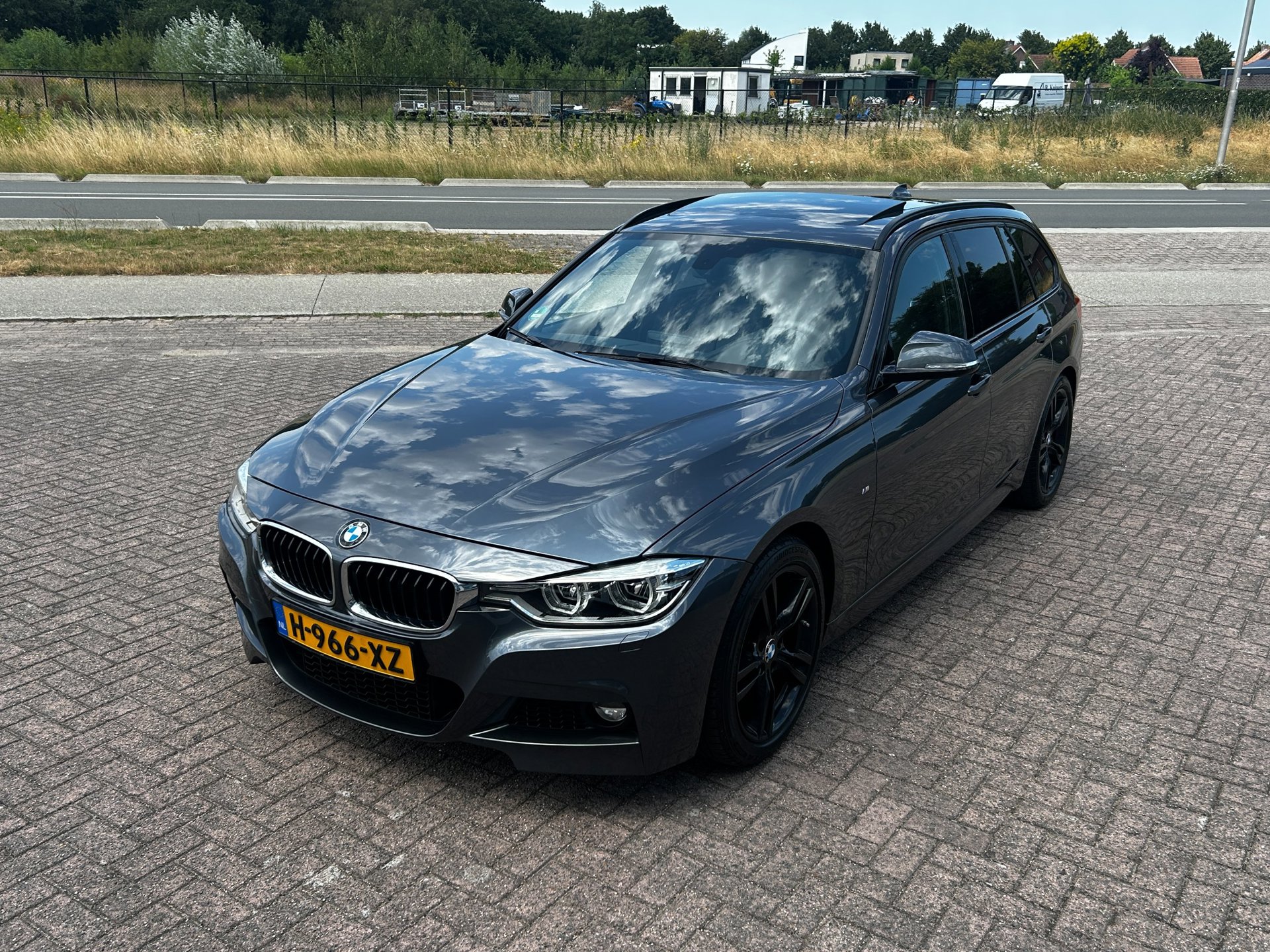 Foto van BMW 330i