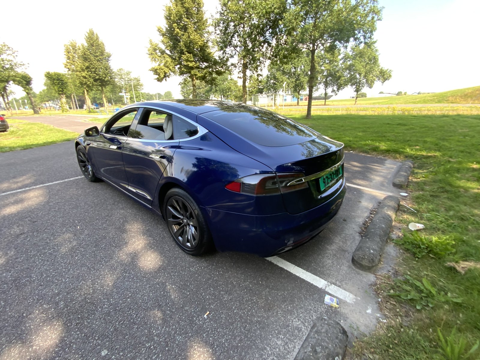Inspectiefoto van Tesla Model S