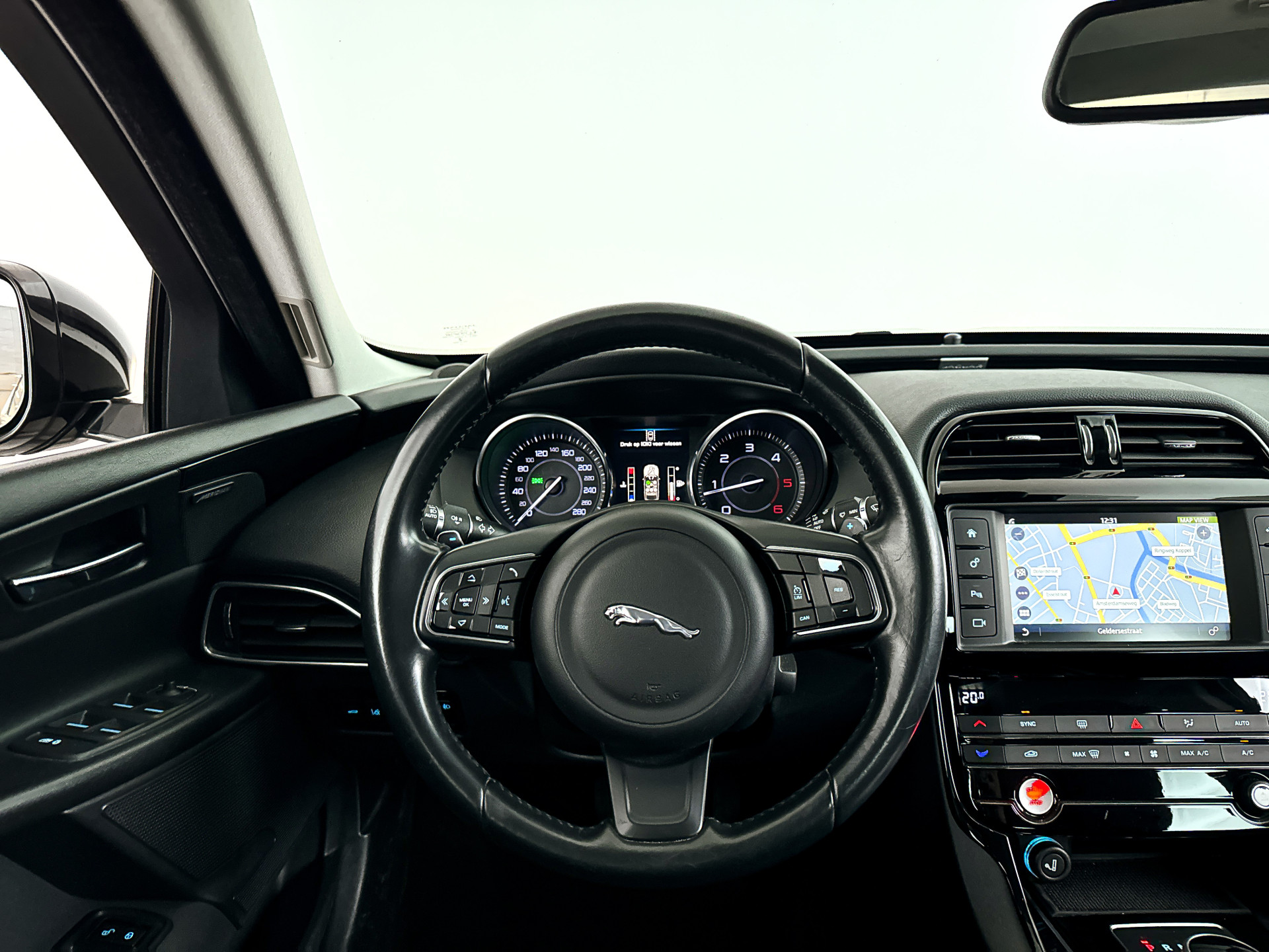 Foto van Jaguar Jaguar Xe