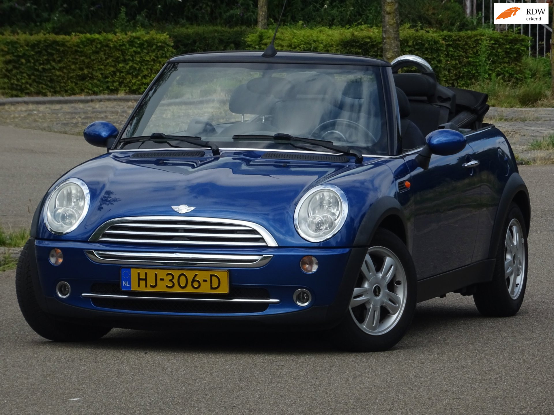 Mini Mini Cooper 1.6 Cooper CABRIO BJ2007 115DKM AIRCO/PDC/APK 2007 - voorkant