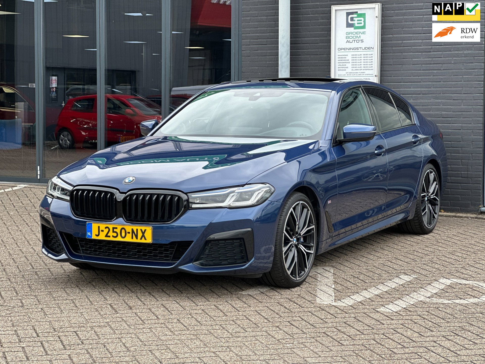 BMW 530i 530i High Executive Edition/PANO-DAK/CARPLAY/CAMERA/NL-AUTO NAP!! 2020 - voorkant