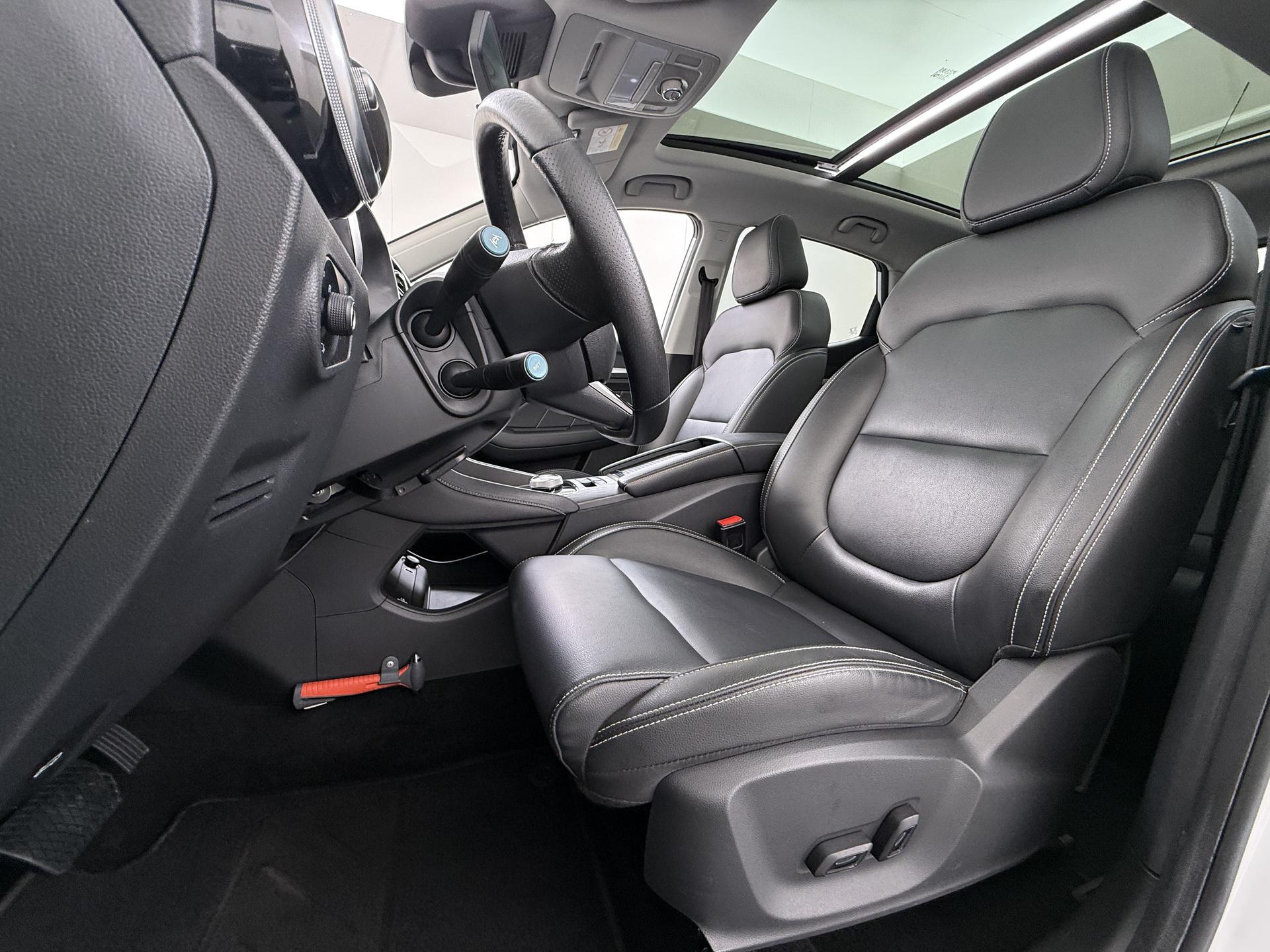 Foto van MG MG ZS Ev