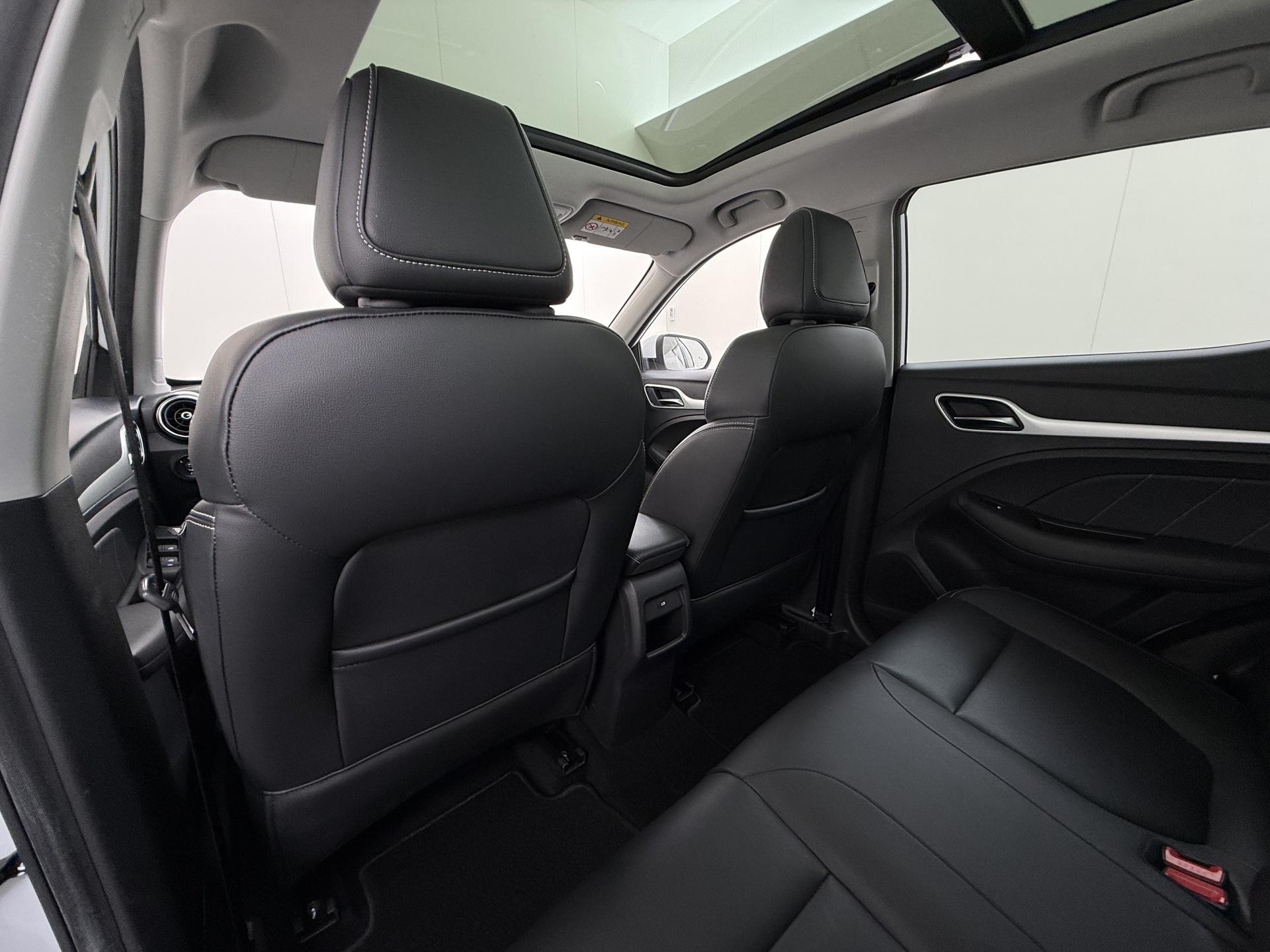Foto van MG MG ZS Ev