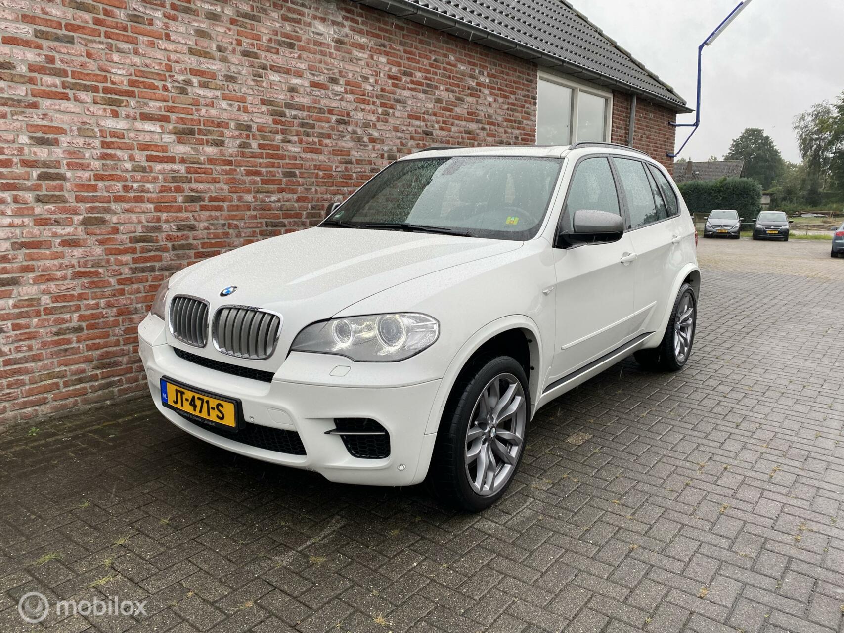 BMW X5 M50d 381PK clima, cruise navi, xenon, head-up 360camera 2013 - voorkant