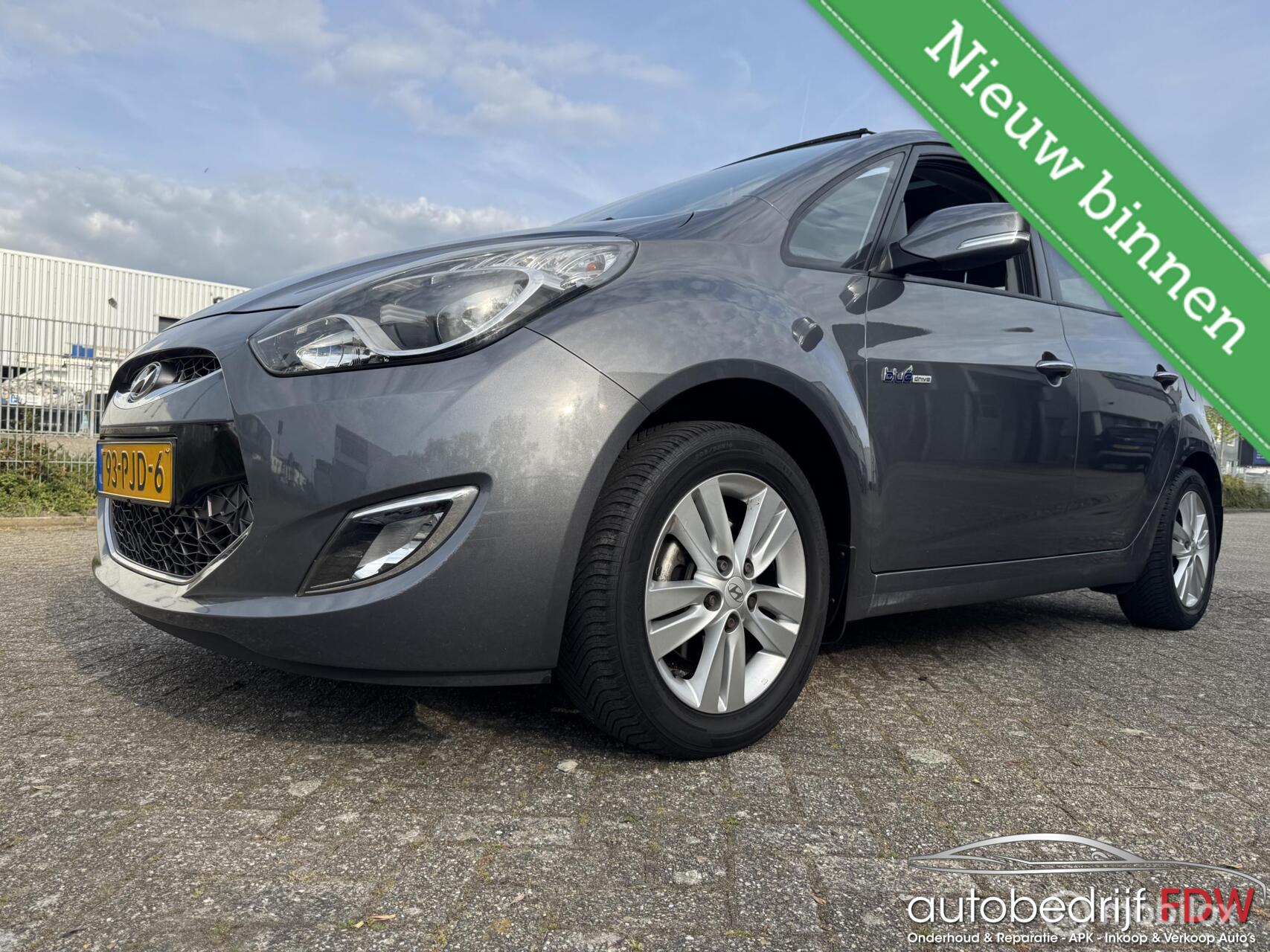 Hyundai Ix20 1.4i/PANO DAK/CAMERA/AIRCO/TREKHAAK/LEER/NAP/ 2011 - voorkant