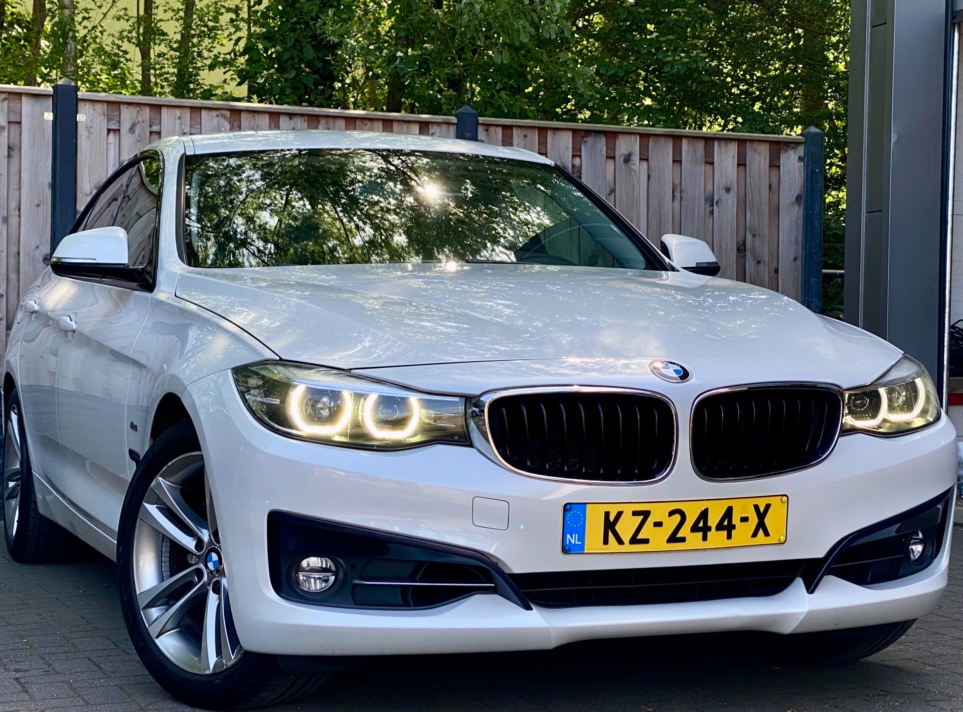 Foto van BMW 320i