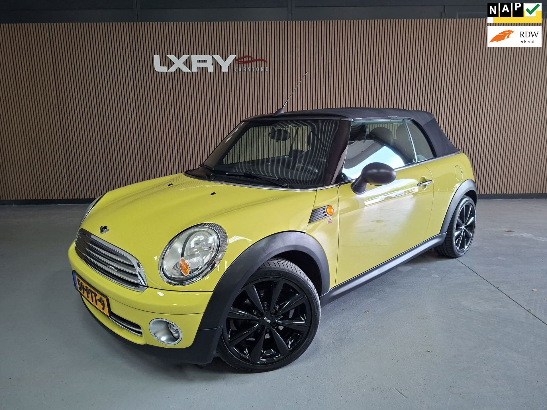 Mini One Cabrio 1.6 One Anniversary | Airco| Carplay | Navi | PDC | 2011 - voorkant