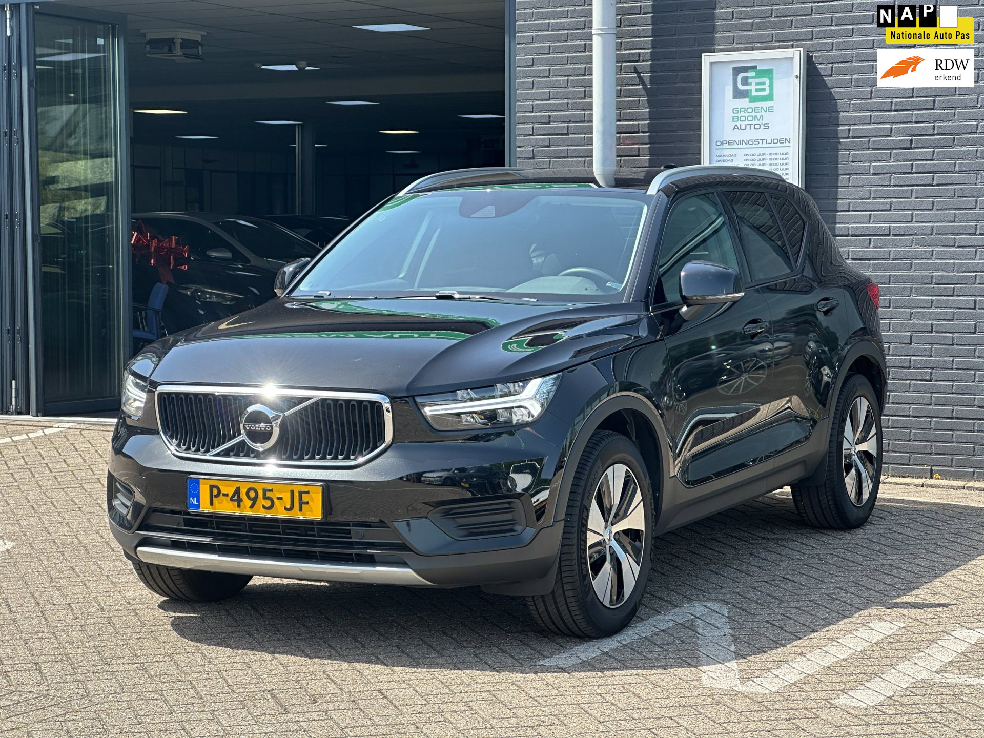 Volvo XC40 1.5 T2 Momentum/1STE EIG/CAMERA/NAVI/CARPLAY/NL-AUTO NAP!! 2022 - voorkant