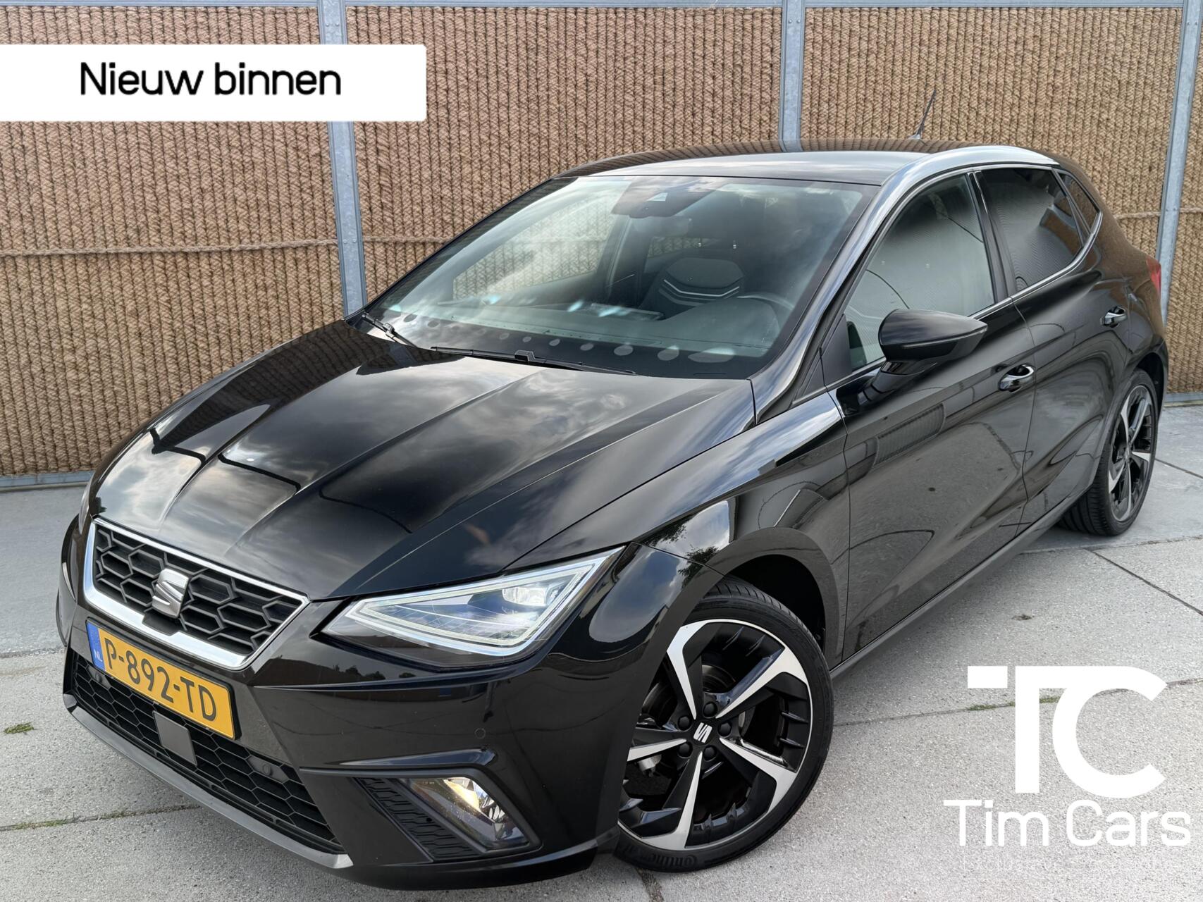 Seat Ibiza 1.0 EcoTSI FR Full-link Apple CarPlay/Android Auto | LED verlichting | 18 inch lichtmetalen velgen | Metaalkleur | Climate & cruise control | Rijstrooksensor | Parkeersensoren voor en achter 2022 - voorkant