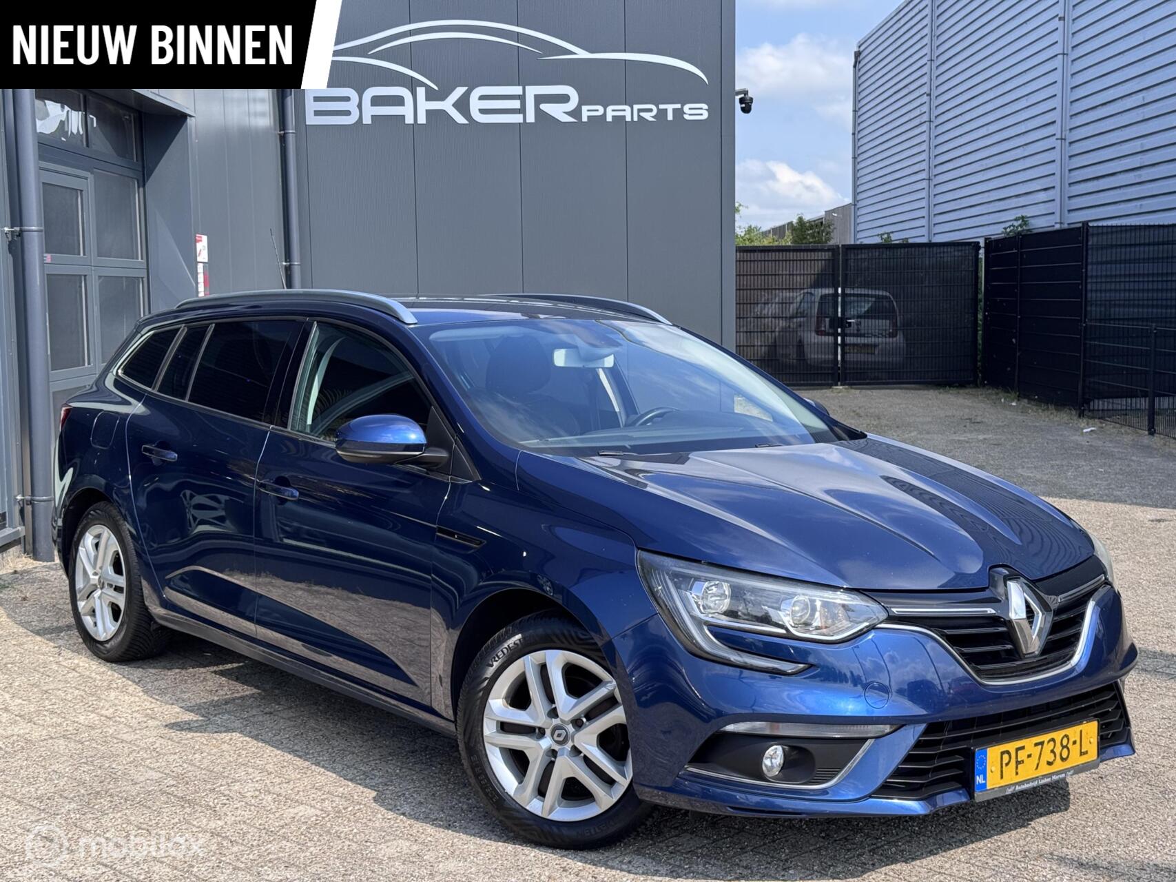 Renault Megane 1.5 dCi Eco2 Zen - Airco - Led - NAP 2017 - voorkant