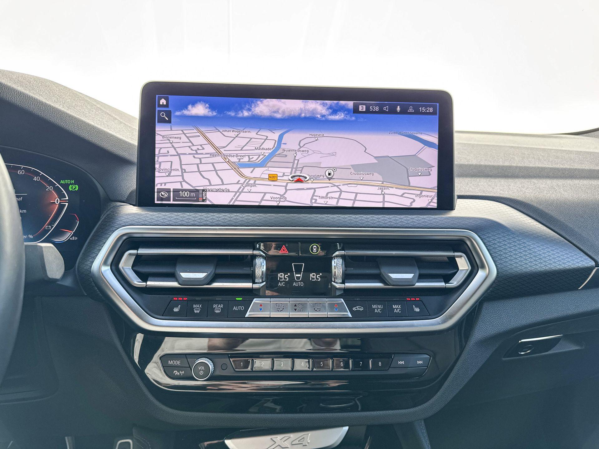 Foto van BMW X4 Xdrive20i