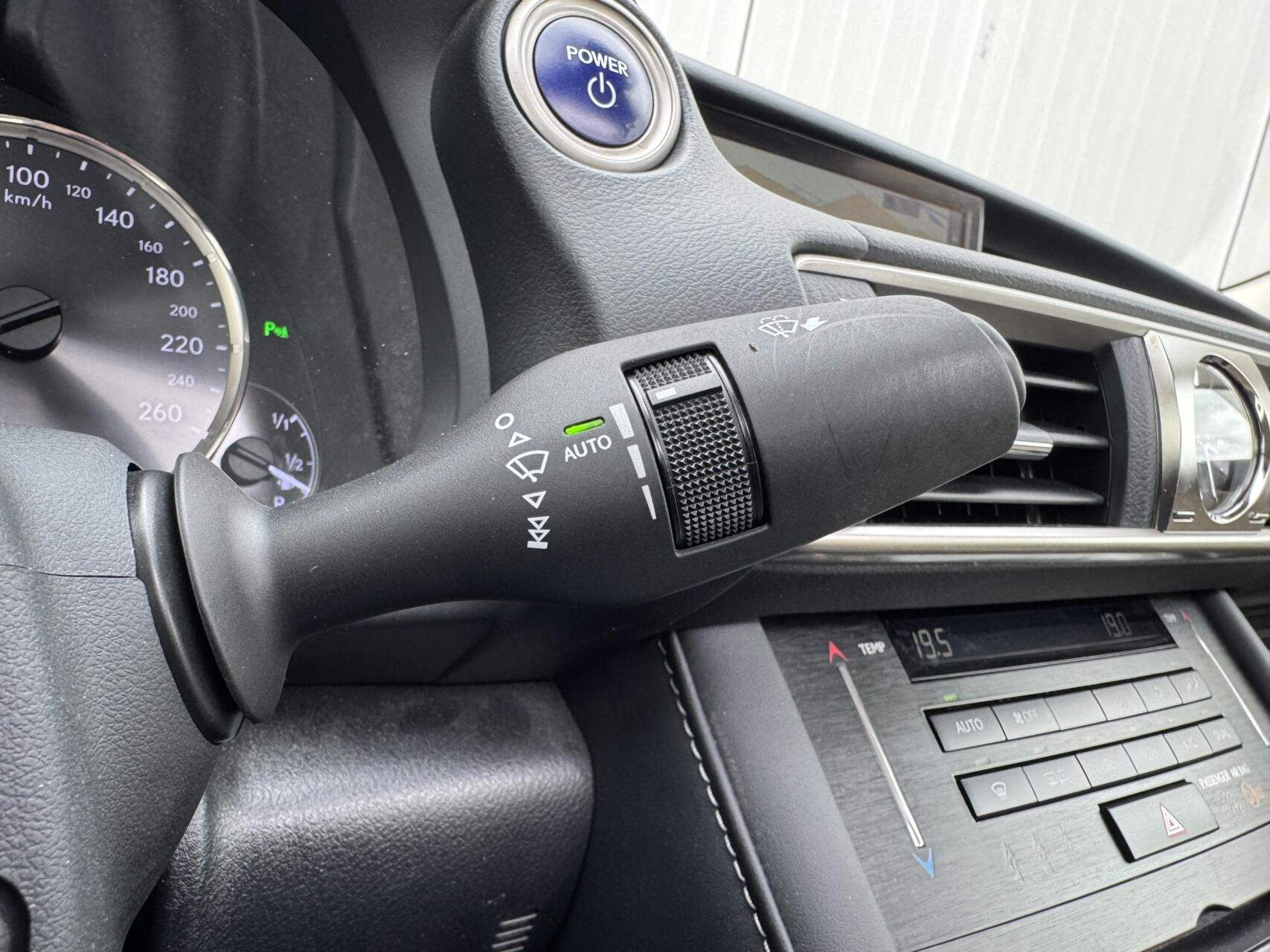 Foto van Lexus Lexus Is300h