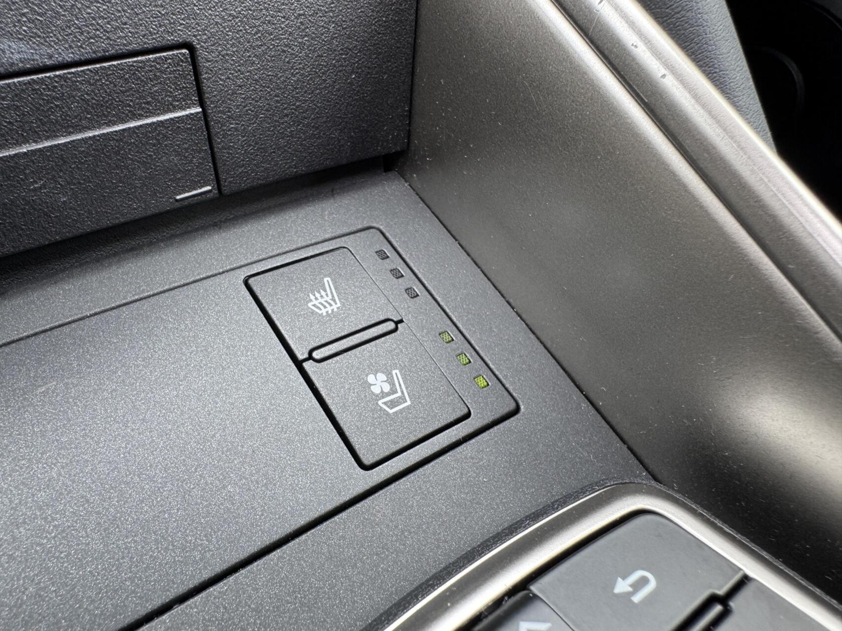 Foto van Lexus Lexus Is300h