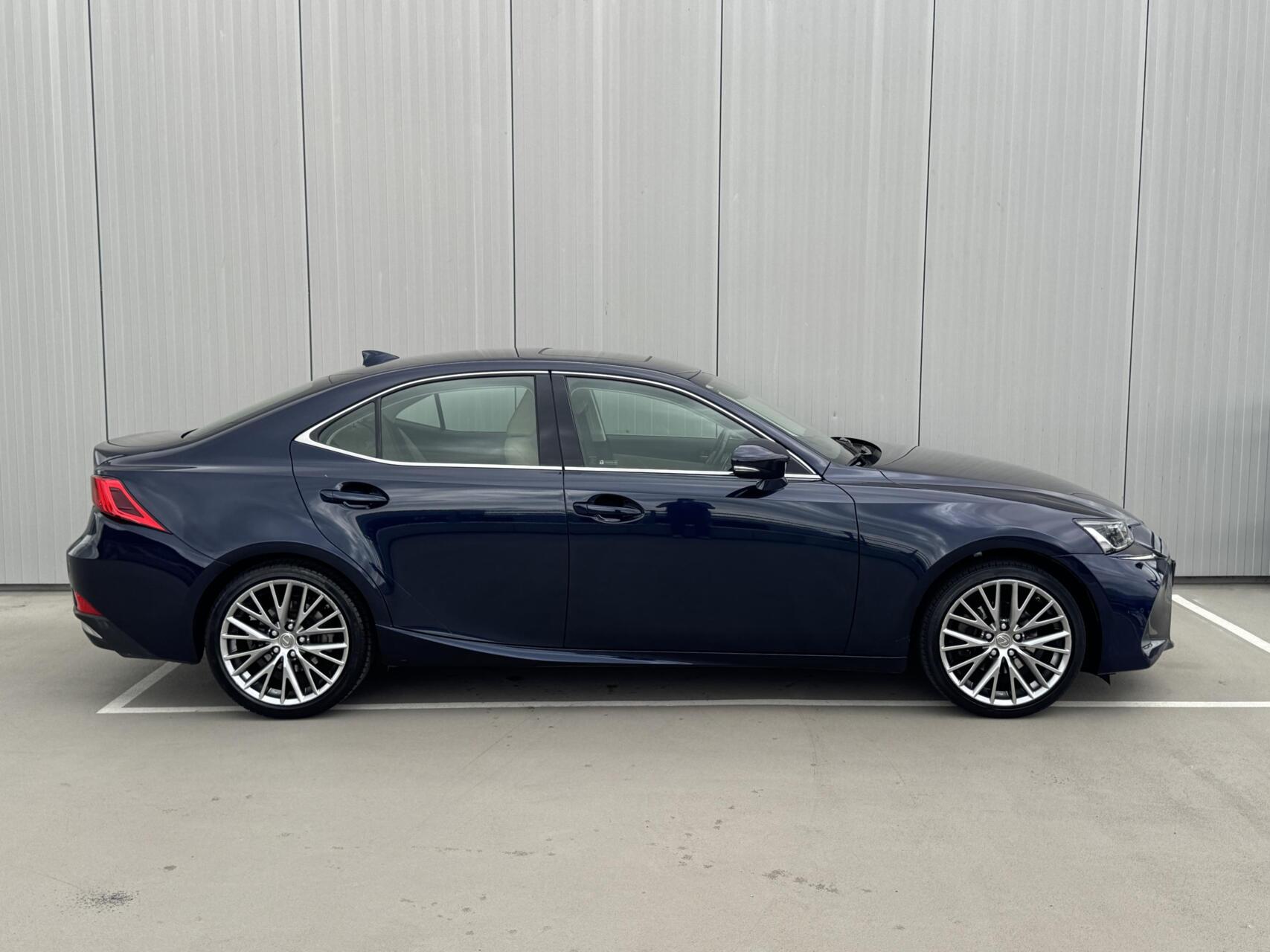Foto van Lexus Lexus Is300h