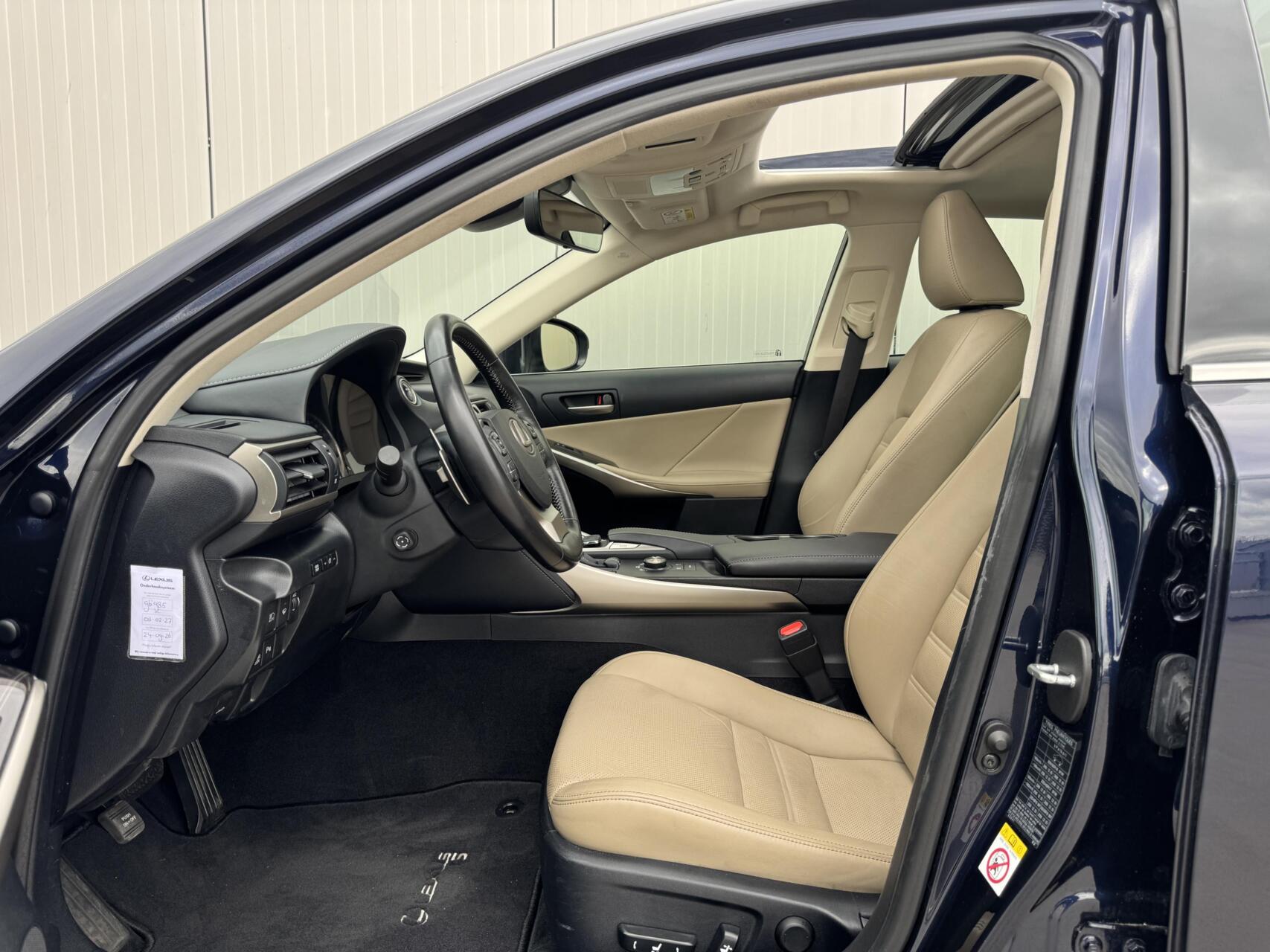 Foto van Lexus Lexus Is300h