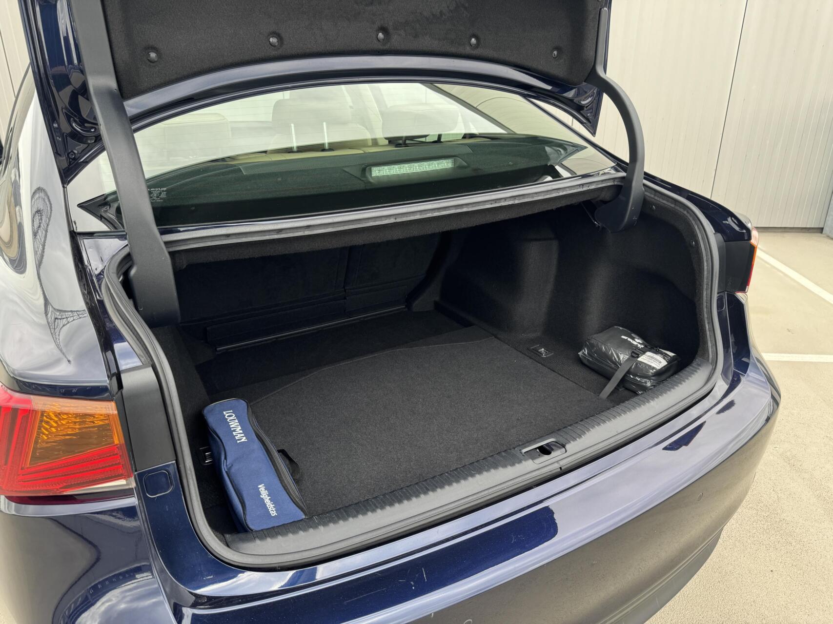 Foto van Lexus Lexus Is300h