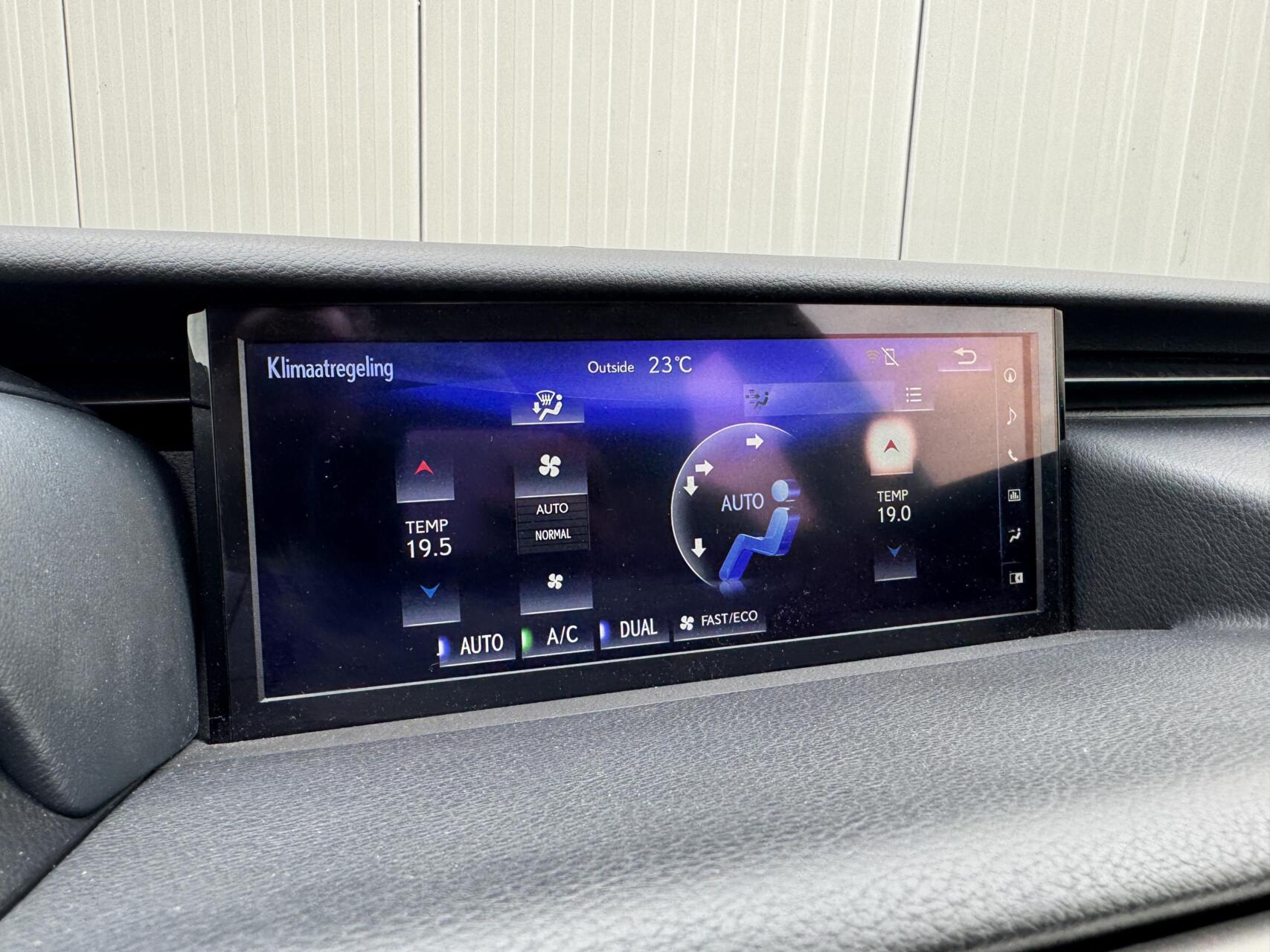 Foto van Lexus Lexus Is300h