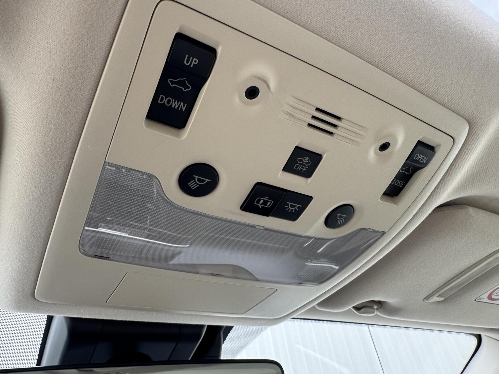 Foto van Lexus Lexus Is300h