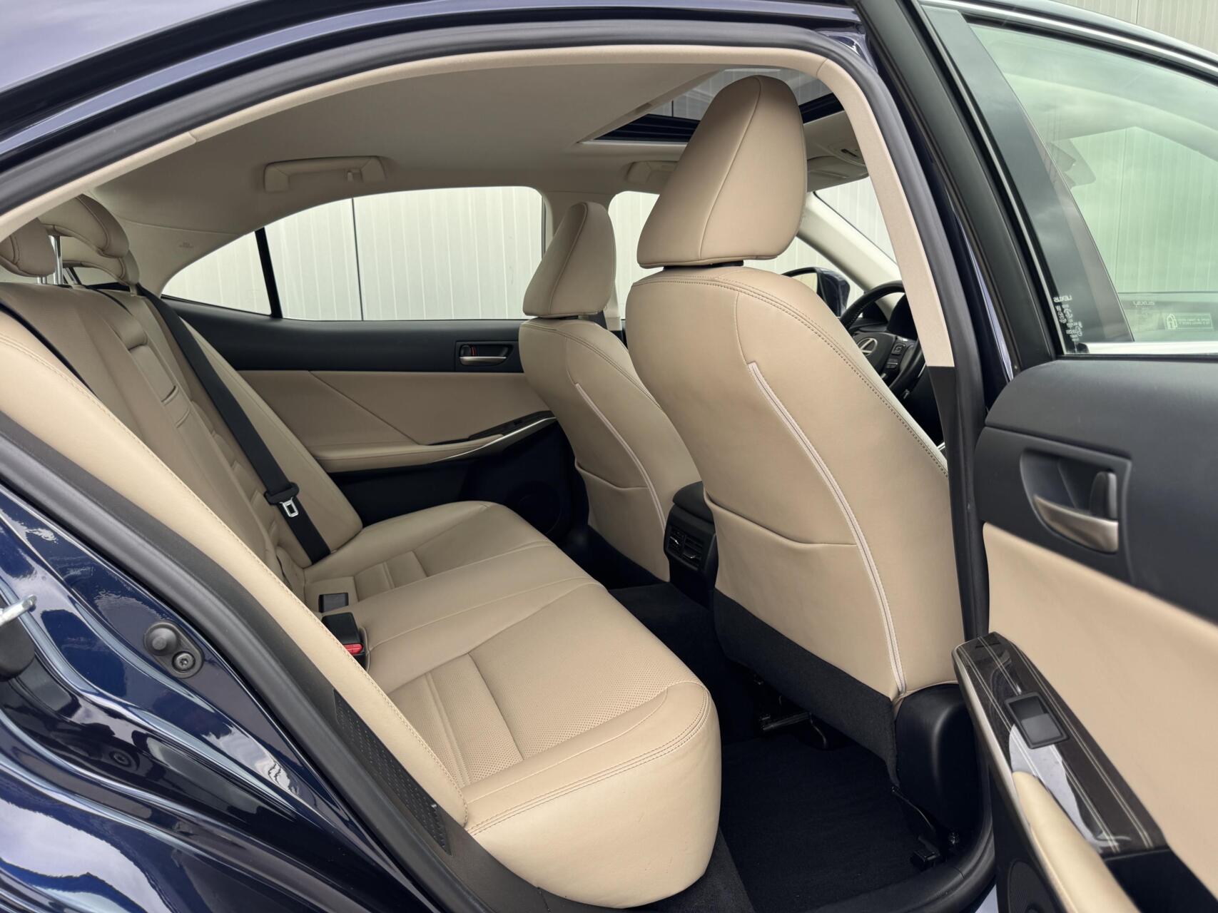 Foto van Lexus Lexus Is300h